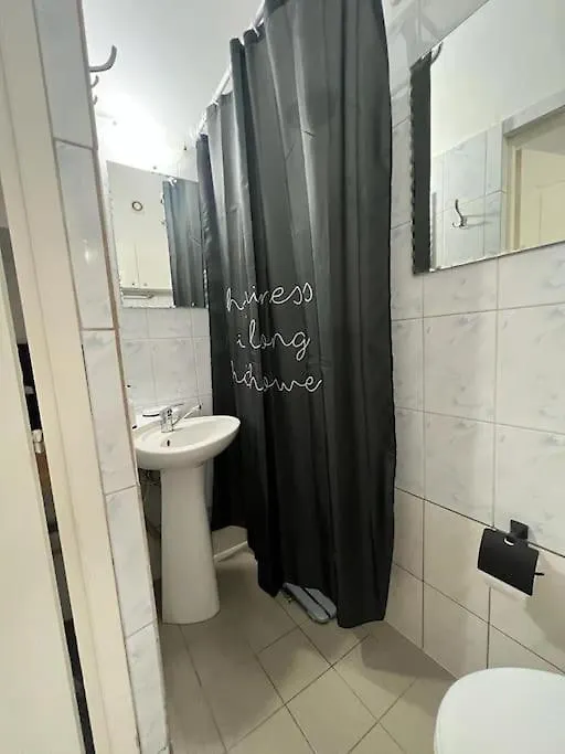 City Center White Studio In Bucharest